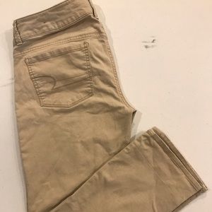 American Eagle Outfitters Capris Khaki